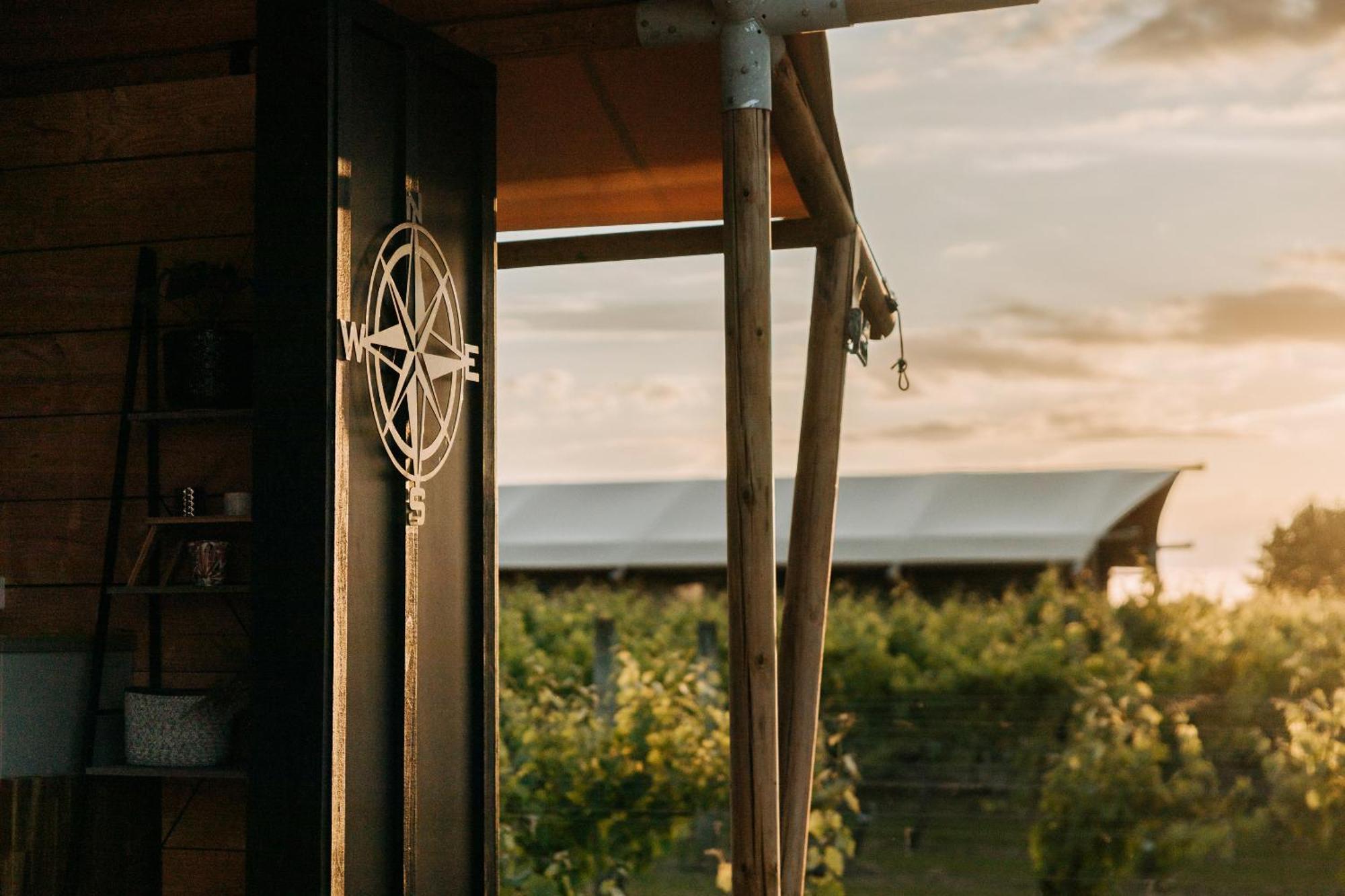 Villas & Vines Glamping Hastings Bagian luar foto