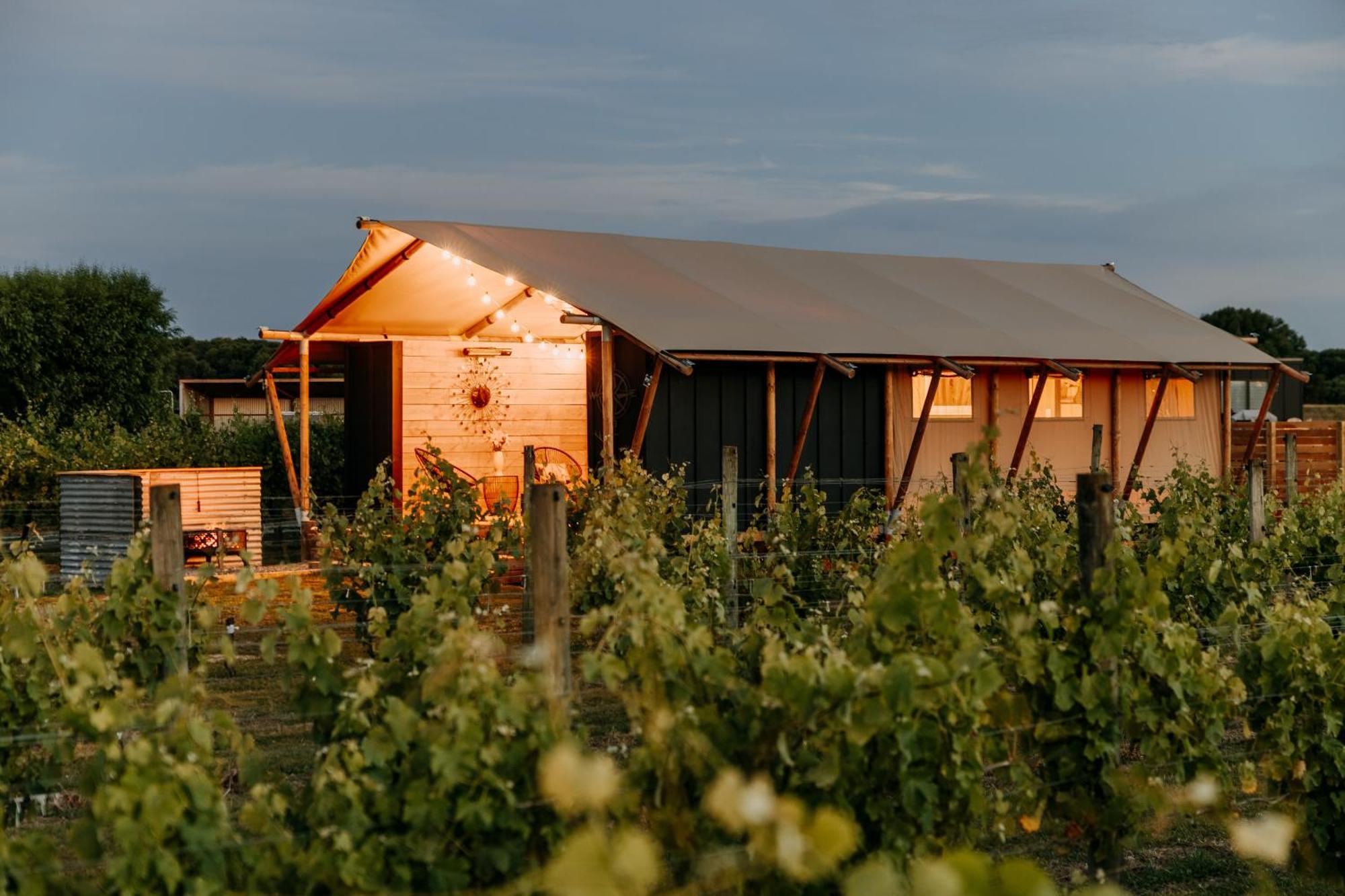 Villas & Vines Glamping Hastings Bagian luar foto
